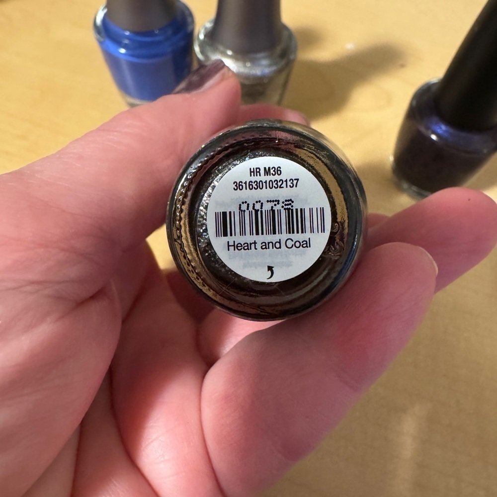 Opi and Morgan Tailor nails polishes - Picture 4 of 6